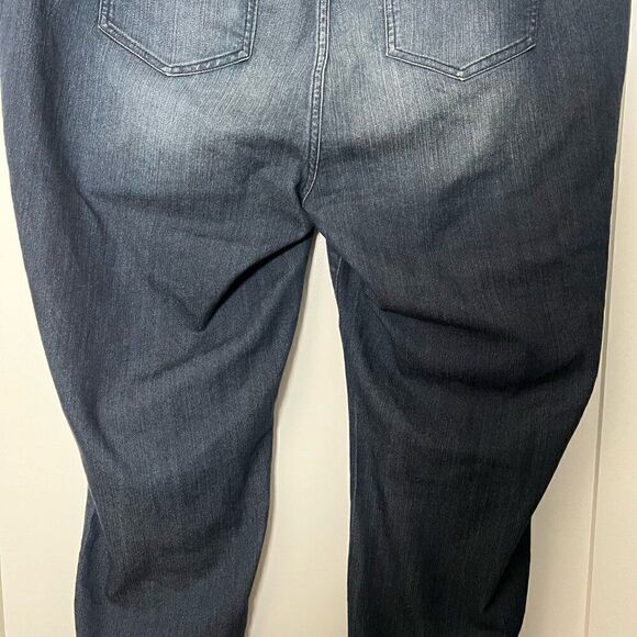 Torrid Womens Jeans Plus Size 4 Blue Medium Wash Denim Crop Lean Pull On Pockets - Picture 7 of 12